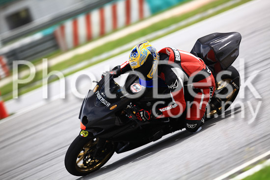 01_101030_01336_RevClub