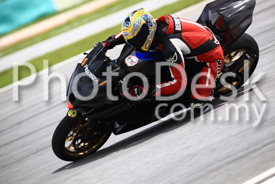 01_101030_01337_RevClub