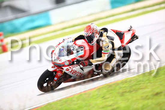 01_101030_01352_RevClub