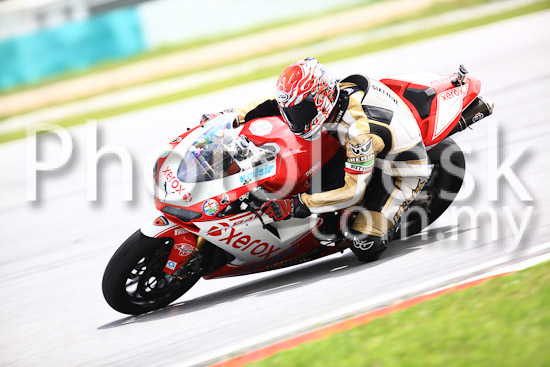 01_101030_01353_RevClub