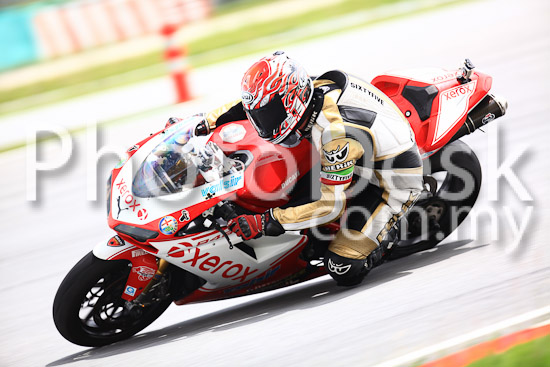 01_101030_01354_RevClub