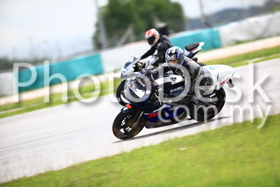 01_101030_01360_RevClub