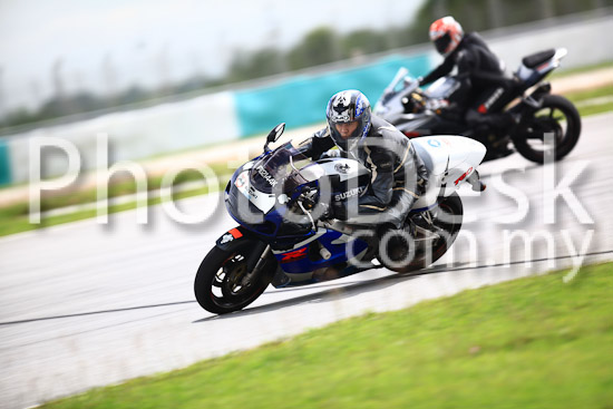 01_101030_01361_RevClub