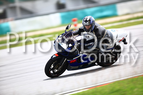 01_101030_01363_RevClub