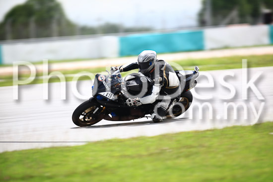 01_101030_01367_RevClub