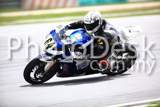 01_101030_01372_RevClub