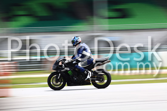 01_101030_01378_RevClub