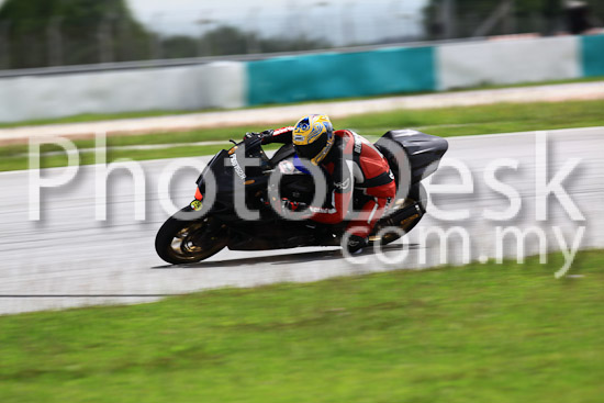 01_101030_01395_RevClub