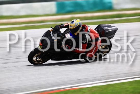 01_101030_01398_RevClub