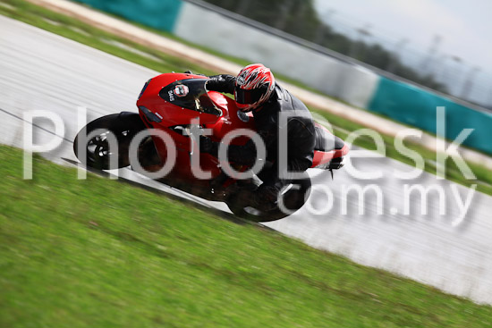 01_101030_01401_RevClub